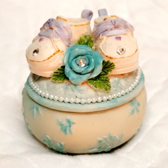 Vintage Baby Trinket porcelain Jewelry Box - Picture 1 of 3